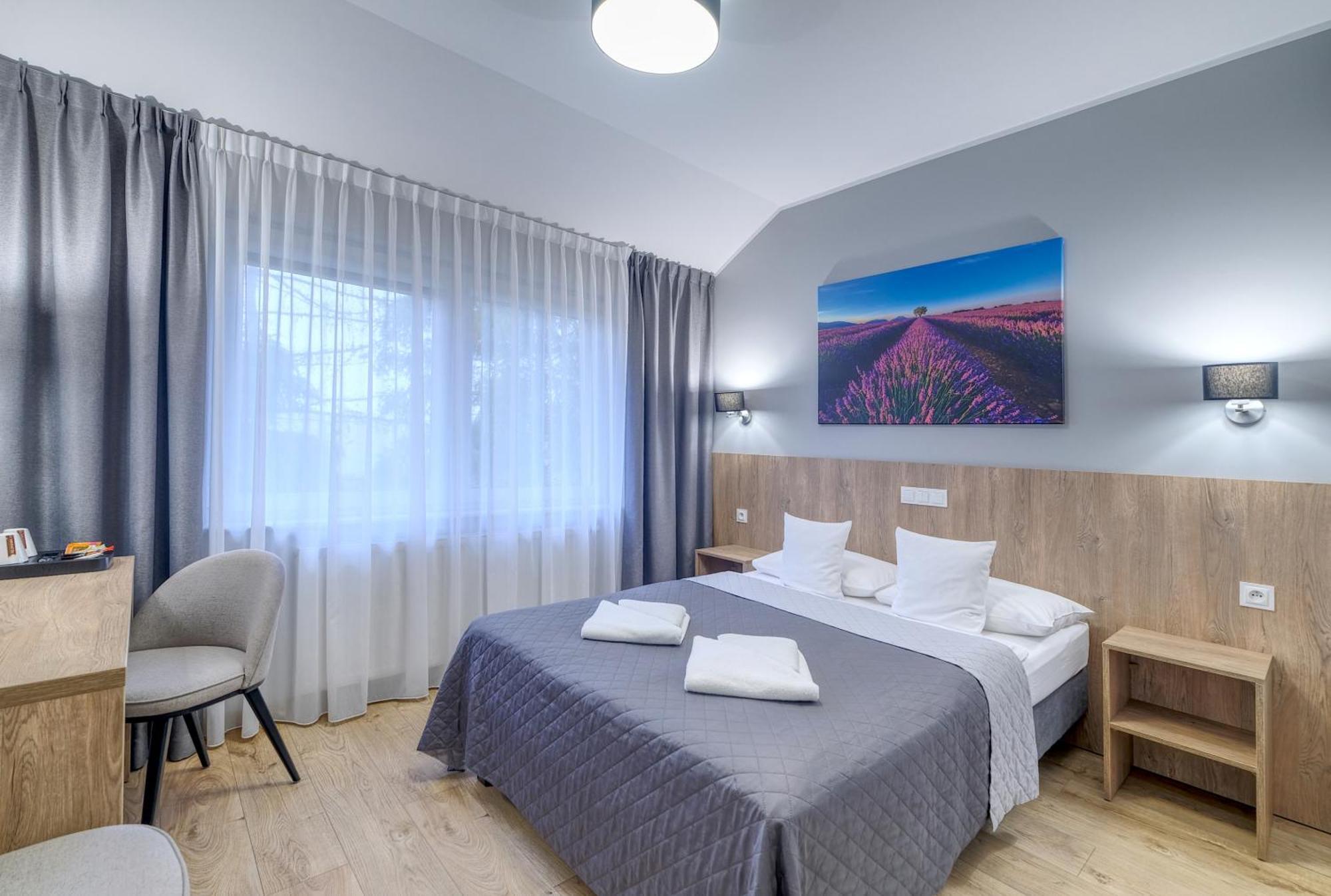 Lawendowy Dwor Bed and Breakfast Pszczółki Eksteriør billede