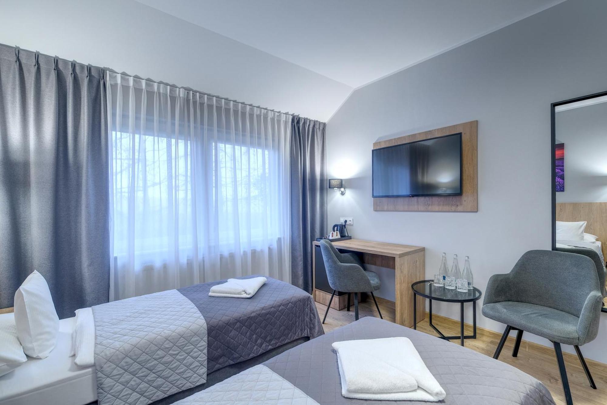 Lawendowy Dwor Bed and Breakfast Pszczółki Eksteriør billede